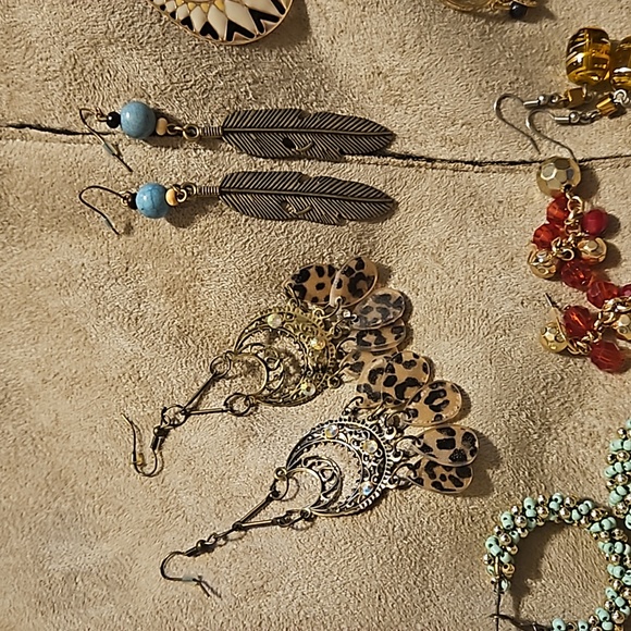 Earrings - Picture 2 of 5